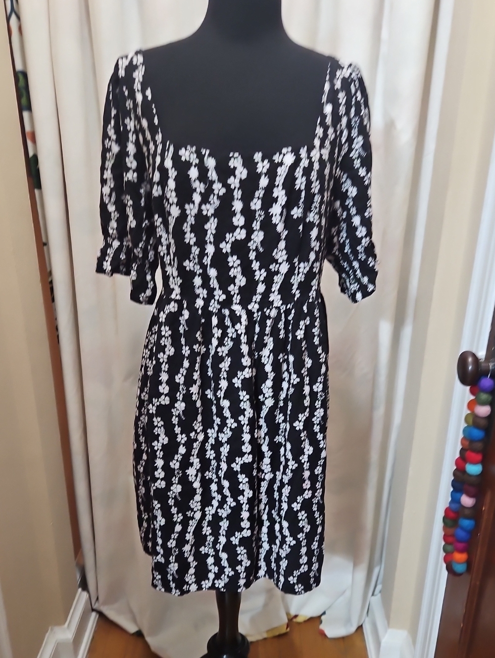 Melrose & Market Black Floral Square-Neck Dress